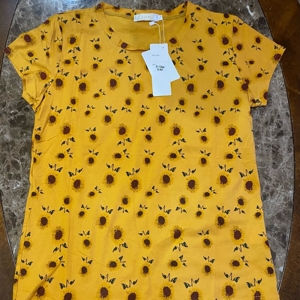 Beautiful and new S/M yellow sunflower shirt!